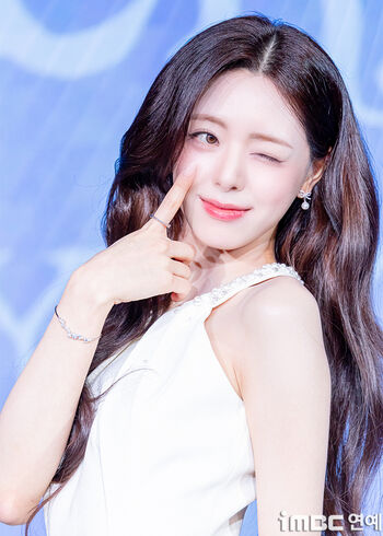 Full leaked Itzy all in us page private onlyfans photo