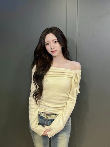 Full leaked Itzy all in us page private onlyfans photo