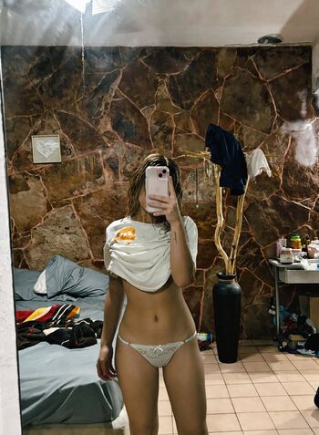 Full leaked Ivydearechavala private onlyfans photo