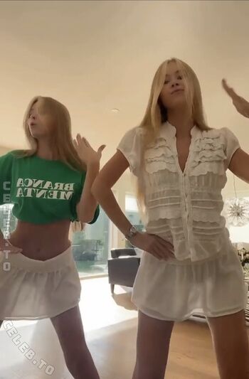 Full leaked Izaandelle private onlyfans photo