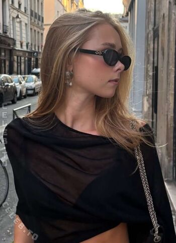 Full leaked Izaandelle private onlyfans photo