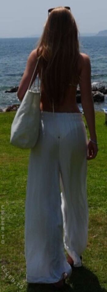 Full leaked Izaandelle private onlyfans photo