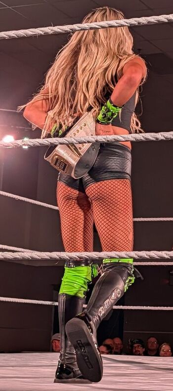 Full leaked Izzi dame page private onlyfans photo