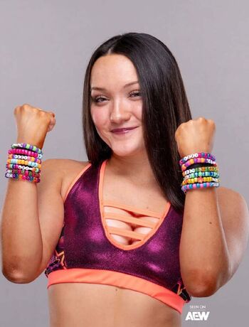 Izzy Moreno / ItsIzzyMania