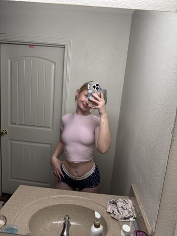 Full leaked Izzybunnii private onlyfans photo
