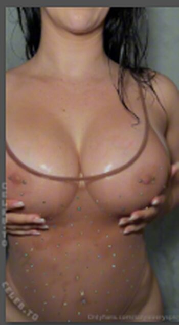 Full leaked Izzyisveryspicy private onlyfans photo