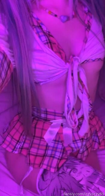 Full leaked Izzyjizzy private onlyfans photo
