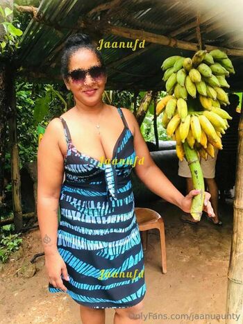 Full leaked Jaanu aunty private onlyfans photo