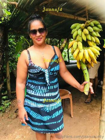 Full leaked Jaanu aunty private onlyfans photo