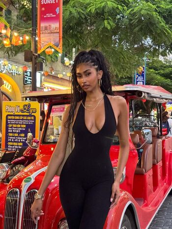 Jasmine Chola | Jasmine Blandford