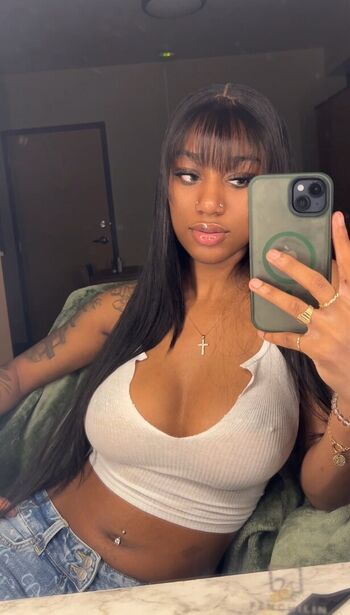 Full leaked Jaydamoeneee private onlyfans photo