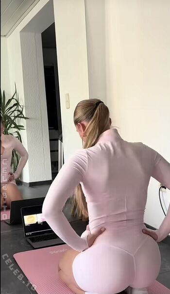 Full leaked Jellefeline page private onlyfans photo