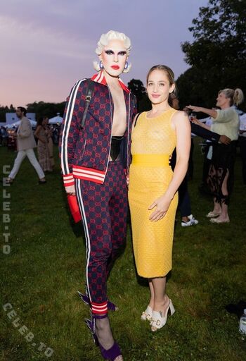 Full leaked Jemima kirke private onlyfans photo