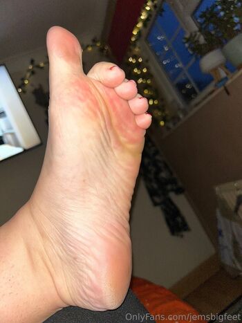 Full leaked Jemsbigfeet private onlyfans photo