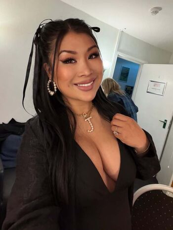 Full leaked Jiaoying summers private onlyfans photo