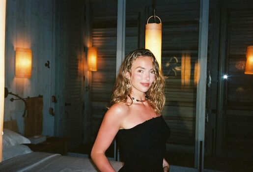 Full leaked Jodie comer private onlyfans photo