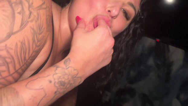 Full leaked Josiejaxxon hotwife private onlyfans photo