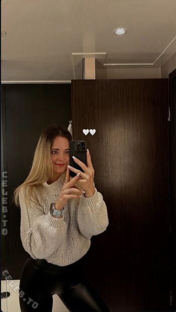 Julia_2122
