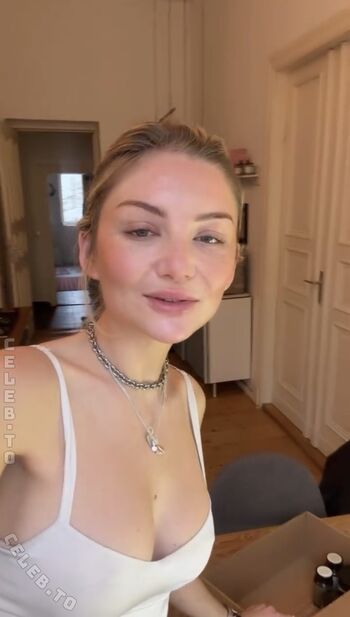 Full leaked Julia wulf page private onlyfans photo