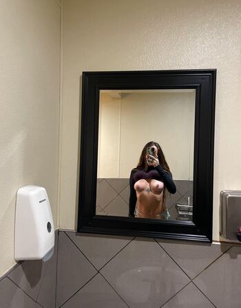 Full leaked Juliadrew private onlyfans photo