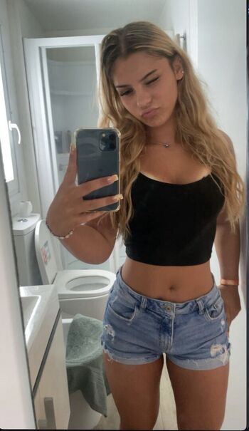 Full leaked Junepersyn private onlyfans photo