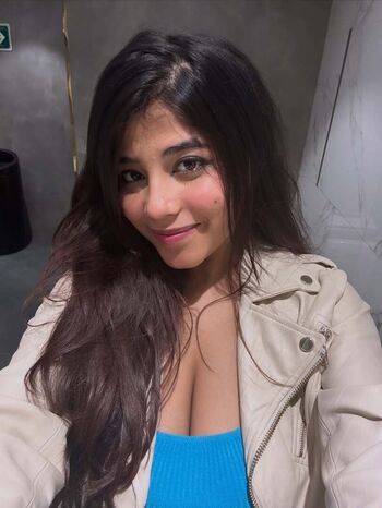 Full leaked Justbeingkayra private onlyfans photo