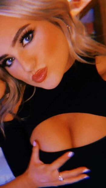 Full leaked Kaceymusgraves page private onlyfans photo