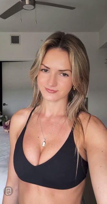 Full leaked Kararoselynd private onlyfans photo