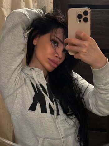 Full leaked Karmabitee private onlyfans photo