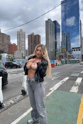 Full leaked Kathiie private onlyfans photo