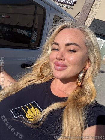 Full leaked Katrina thicc page private onlyfans photo