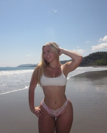 Full leaked Kayleek private onlyfans photo
