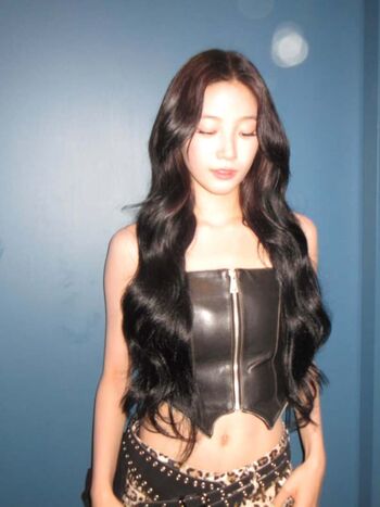 Kazuha Nakamura 中村 一葉