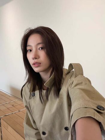 Kazuha Nakamura 中村 一葉