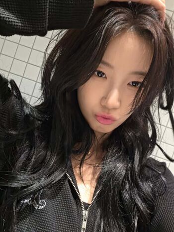 Kazuha Nakamura 中村 一葉