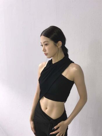 Kazuha Nakamura 中村 一葉