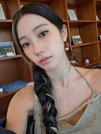 Kazuha Nakamura 中村 一葉