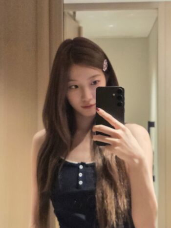 Full leaked Kazuha nakamura lesserafim page private onlyfans photo