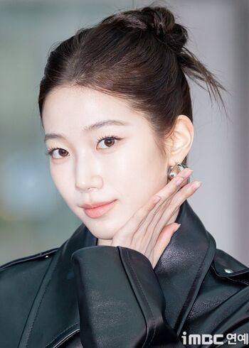 Kazuha Nakamura 中村 一葉 | LESSERAFIM