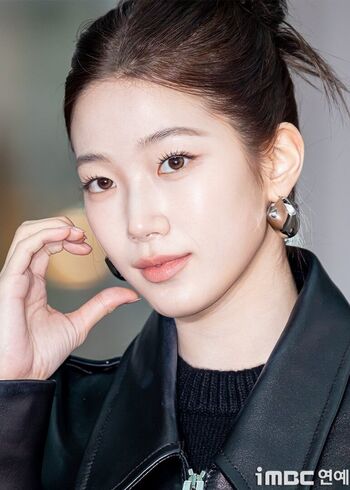 Kazuha Nakamura 中村 一葉 | LESSERAFIM