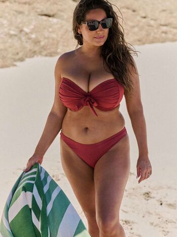Kelly Brook