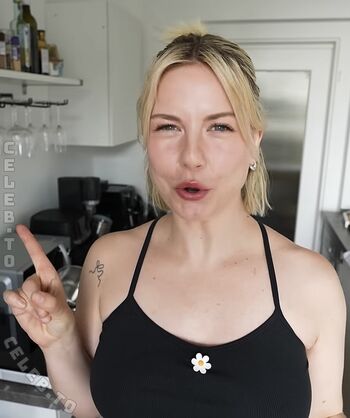 Full leaked Kellymissesvlog private onlyfans photo