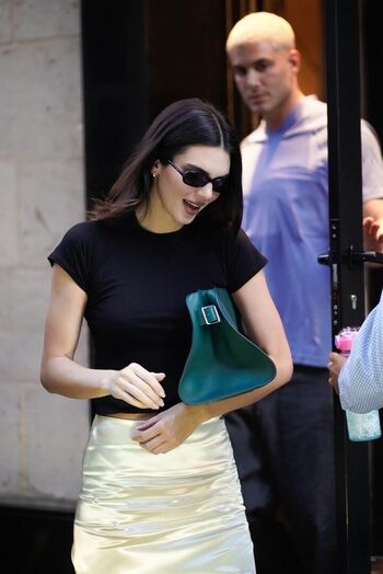 Full leaked Kendall jenner private onlyfans photo