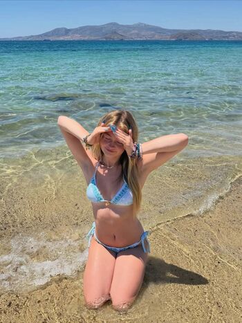 Full leaked Kenzie yolles private onlyfans photo