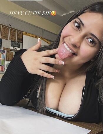 Full leaked Kerenmorales private onlyfans photo