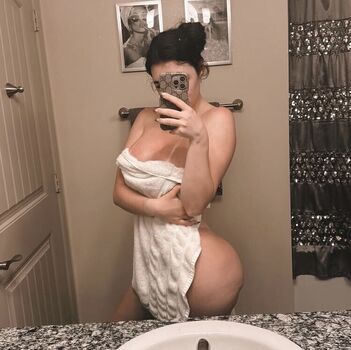 Full leaked Khloematta private onlyfans photo