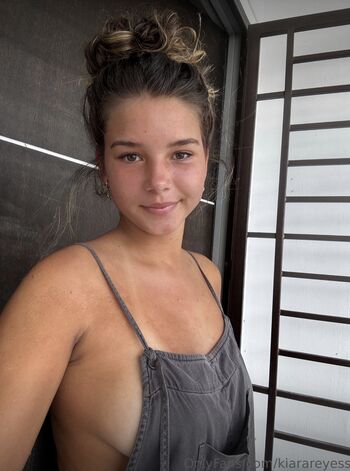 Full leaked Kiarareyess private onlyfans photo