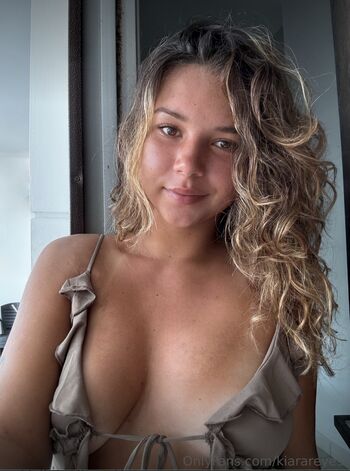 Full leaked Kiarareyess private onlyfans photo