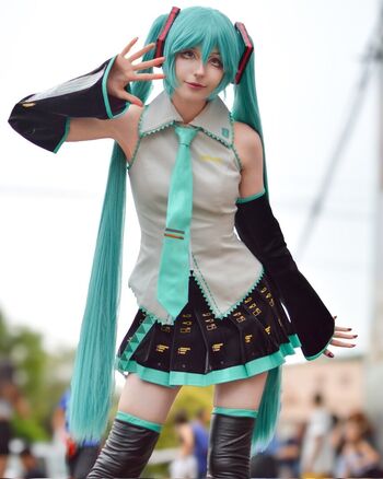 Kiki Glitter Cosplay