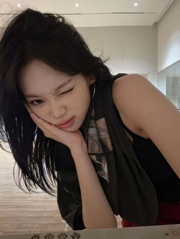 Full leaked Kim chaewon private onlyfans photo